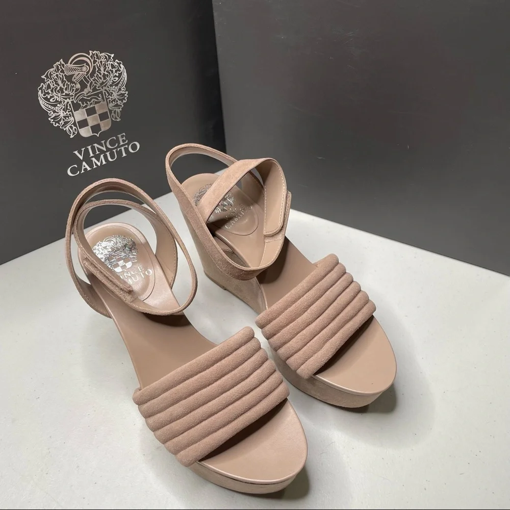 Vince Camuto Size 7 1/2 M